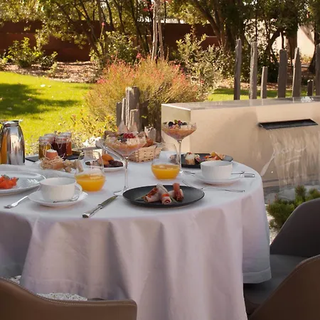 Hotel Mas De Boudan**** 4*