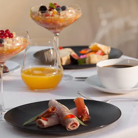 Mas De Boudan Hotel 4*